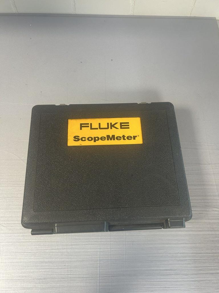 Fluke Scopemeter 123 20MHZ, Doe-het-zelf en Bouw, Meetapparatuur, Gebruikt, Ophalen of Verzenden