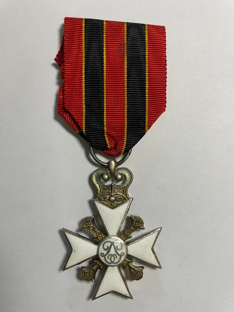 Lot 19 : Médaille, Enlèvement ou Envoi