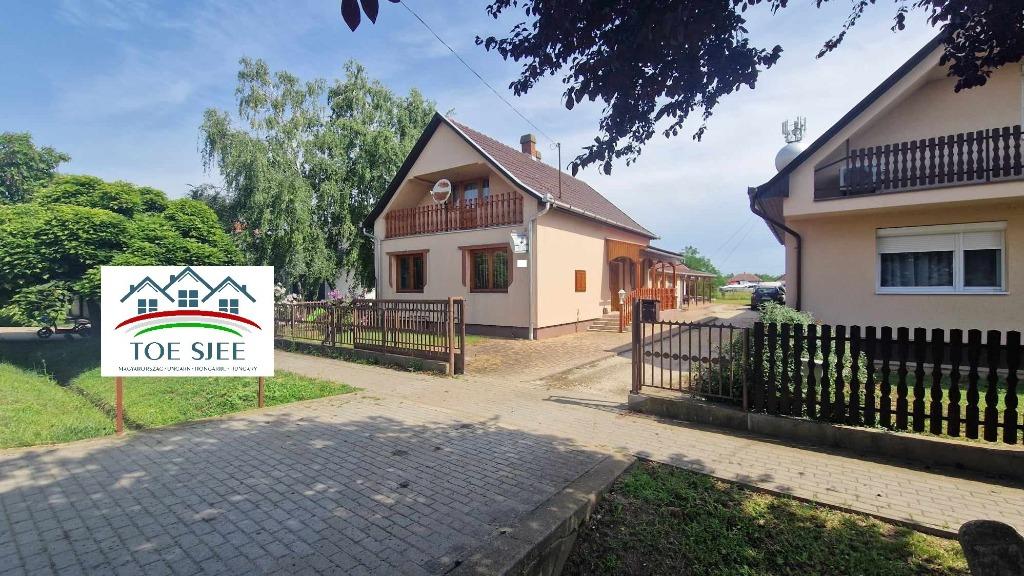 Te koop in Hongarije -Abádszalók (idn240626), Ville, 4 pièces, 150 m², Autres types