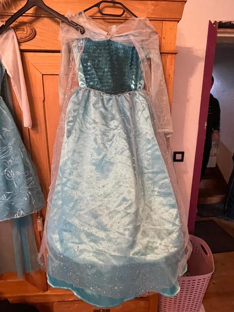 140 Disneyland Elsa Frozen jurk met hoepel, Ophalen, Zo goed als nieuw
