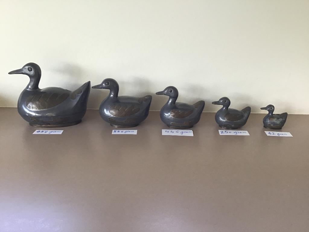 5 tinnen (?) eendjes voor 24 euro samen, Ophalen of Verzenden, Zo goed als nieuw