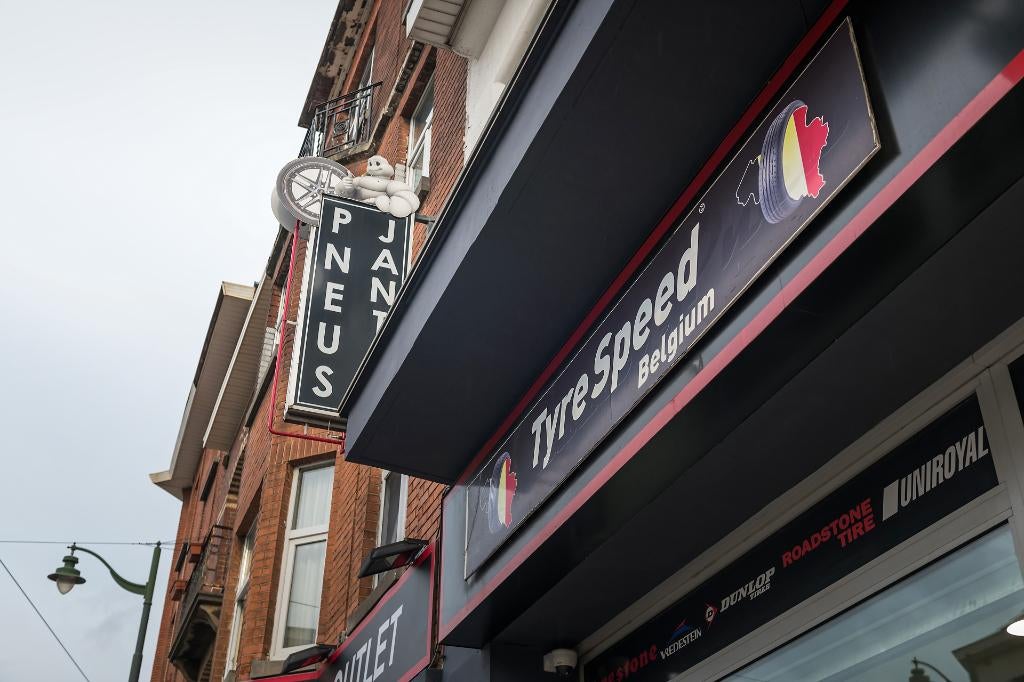 Spécialiste Pneus-Jantes-Géométrie-Airco-Entretien-Phares, Neuf, -, -, Autres dimensions