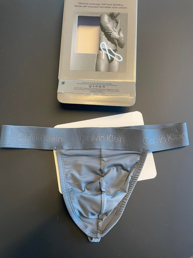 String en dentelle Calvin Klein Sculp, Envoi, Gris, Calvin Klein, Slip