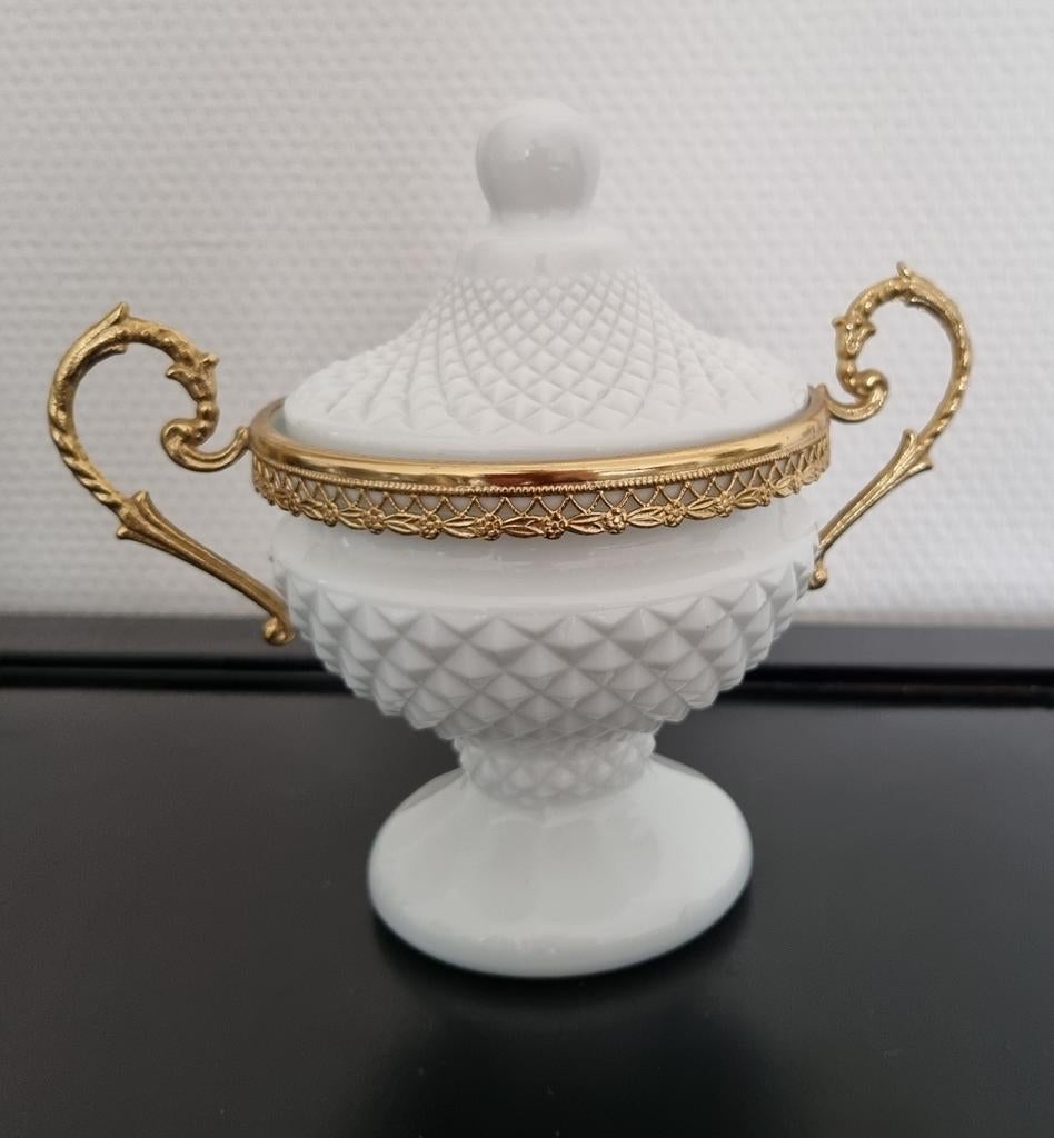 Antieke opaline bonbonnière, Antiek en Kunst, Ophalen