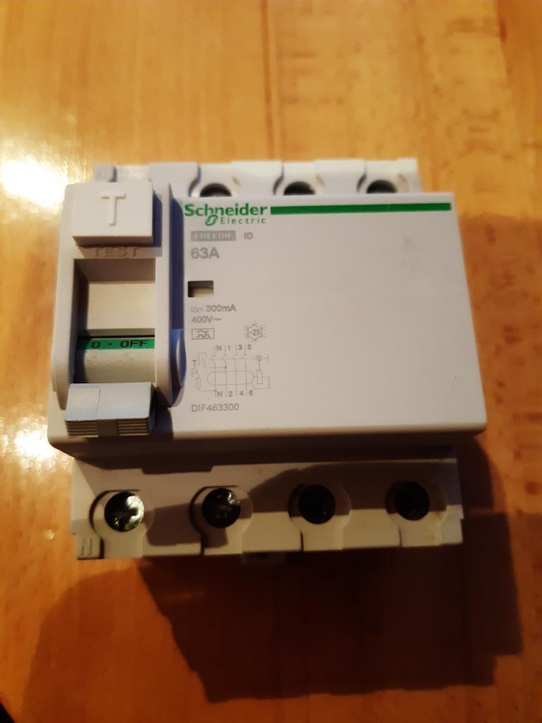 Verliesstroomschakelaar Schneider, Bricolage & Construction, Électricité & Câbles, Enlèvement ou Envoi, Neuf, Autres types