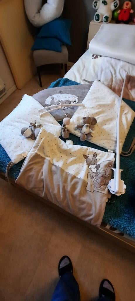 Bedset...Nattou..bedbescherming,dekbedovertrek,mobiel, Enfants & Bébés, Enlèvement