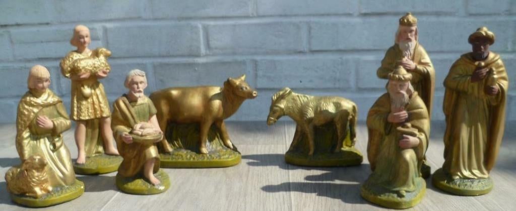 Crèche 8 sujets couleur dorée - Noël - Ancien, Divers, Enlèvement ou Envoi, Comme neuf