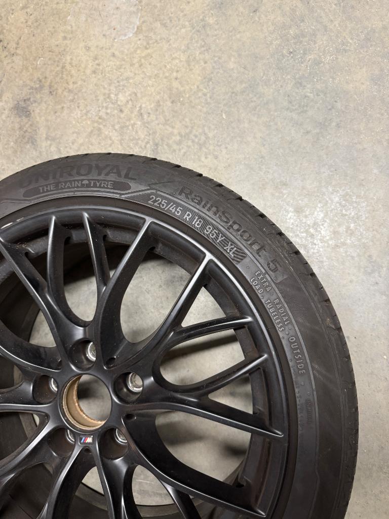 BMW 3 4 serie - 18 inch Uniroyal rainsport 5, Autos : Pièces & Accessoires, Pneus & Jantes, Pneus et Jantes, Véhicule de tourisme