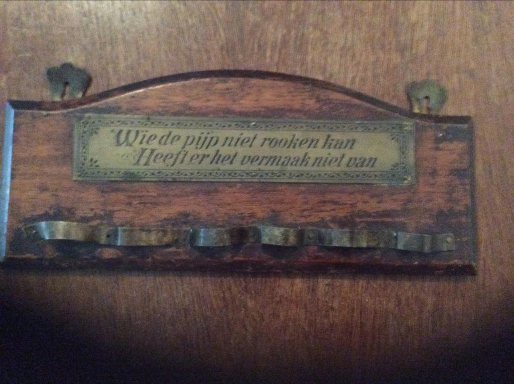 Antiek houten pijpenrek,,  met spreuk.....€20,kadertje €5..., Ophalen of Verzenden