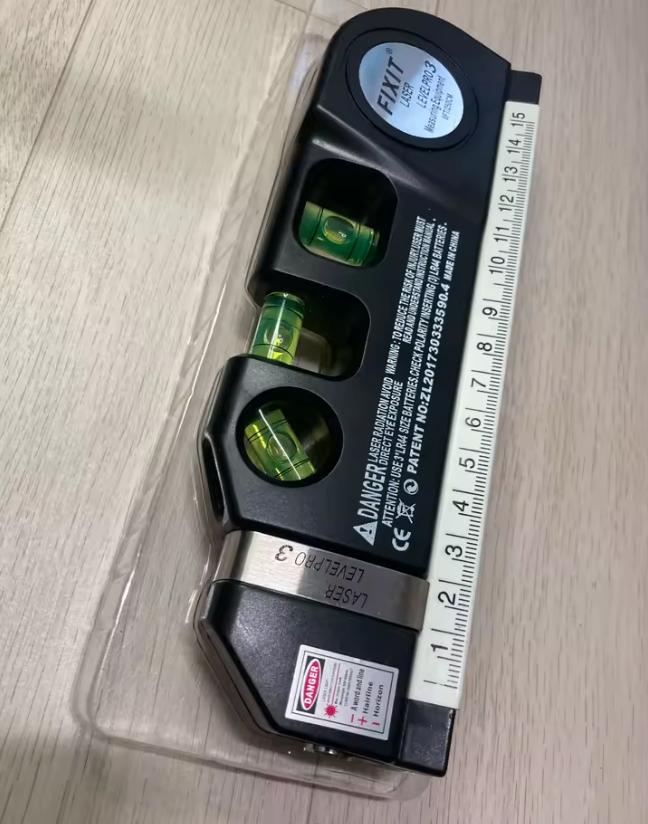 Niveau laser multifonction avec lignes croisées et mètre, Verzenden, Zo goed als nieuw, Overige meters