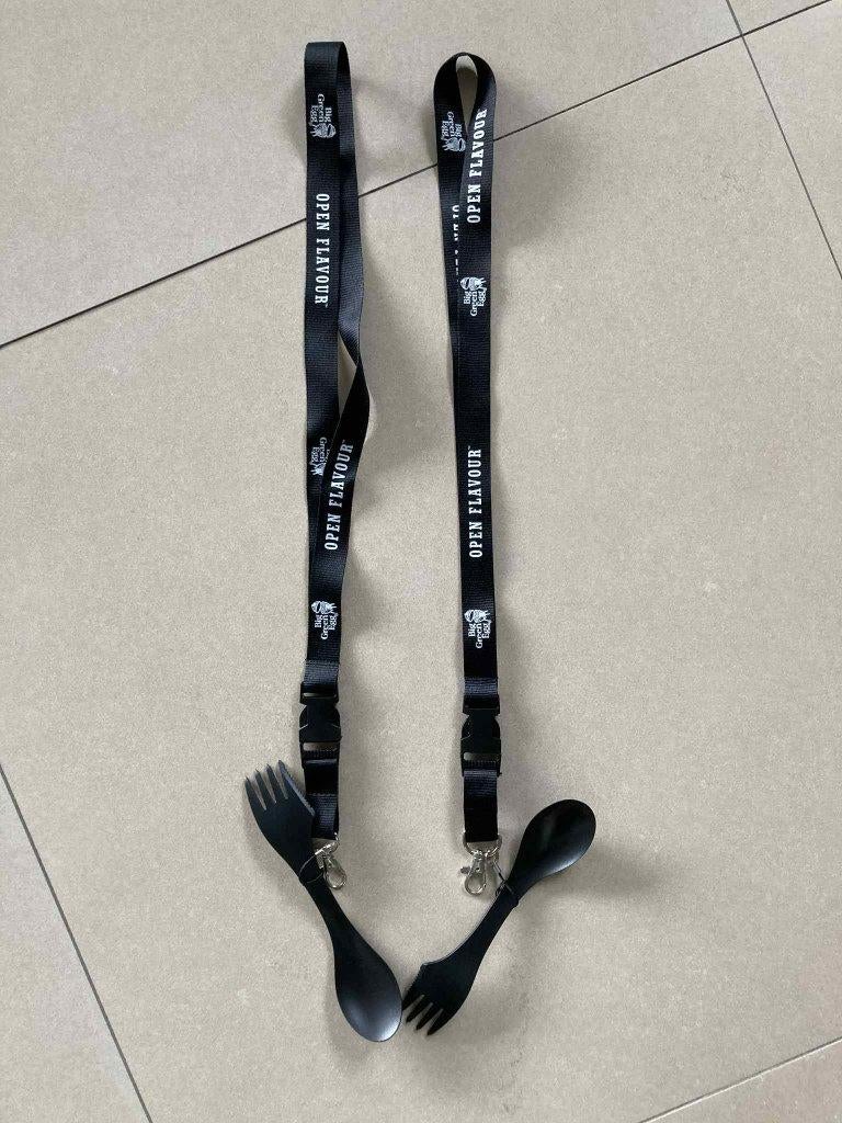2 (sleutel)hangers Big Green Egg met lepel/vork, Enlèvement ou Envoi, Comme neuf, Big green egg