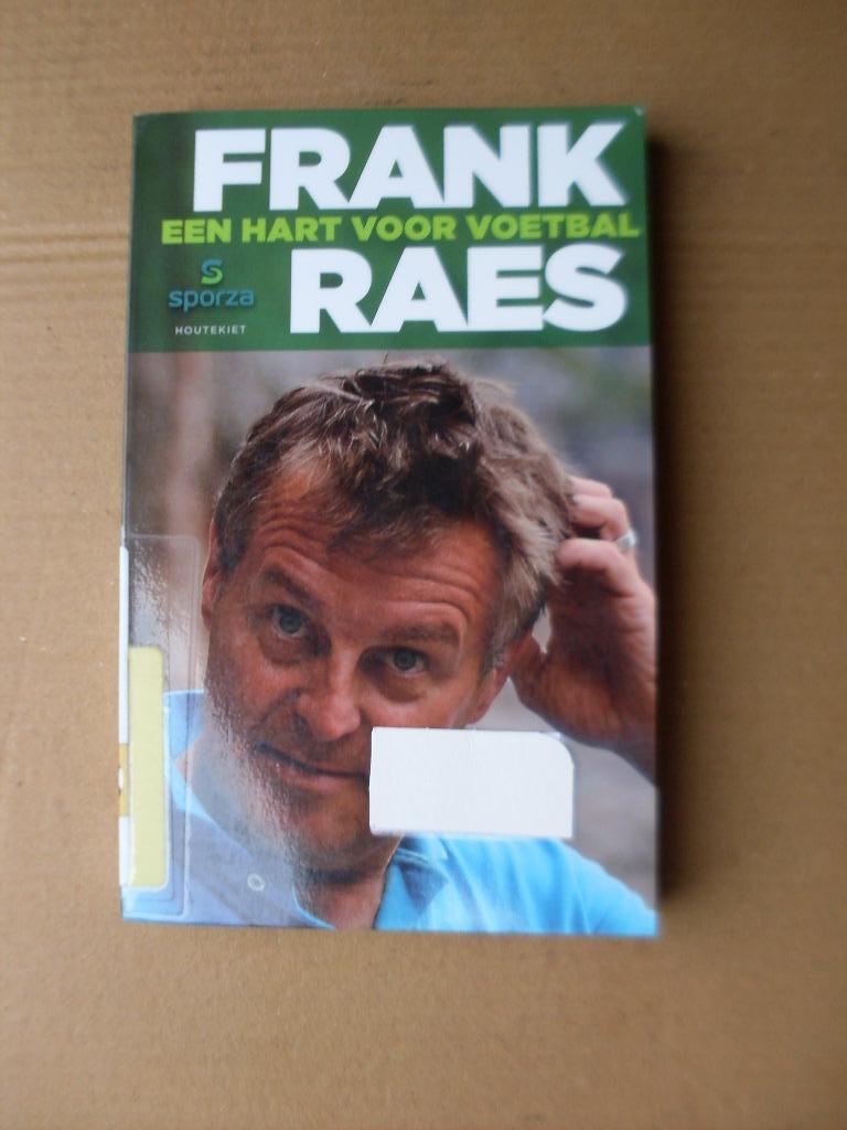 FRANK  RAES : EEN HART VOOR VOETBAL, Ophalen of Verzenden, Zo goed als nieuw, Balsport