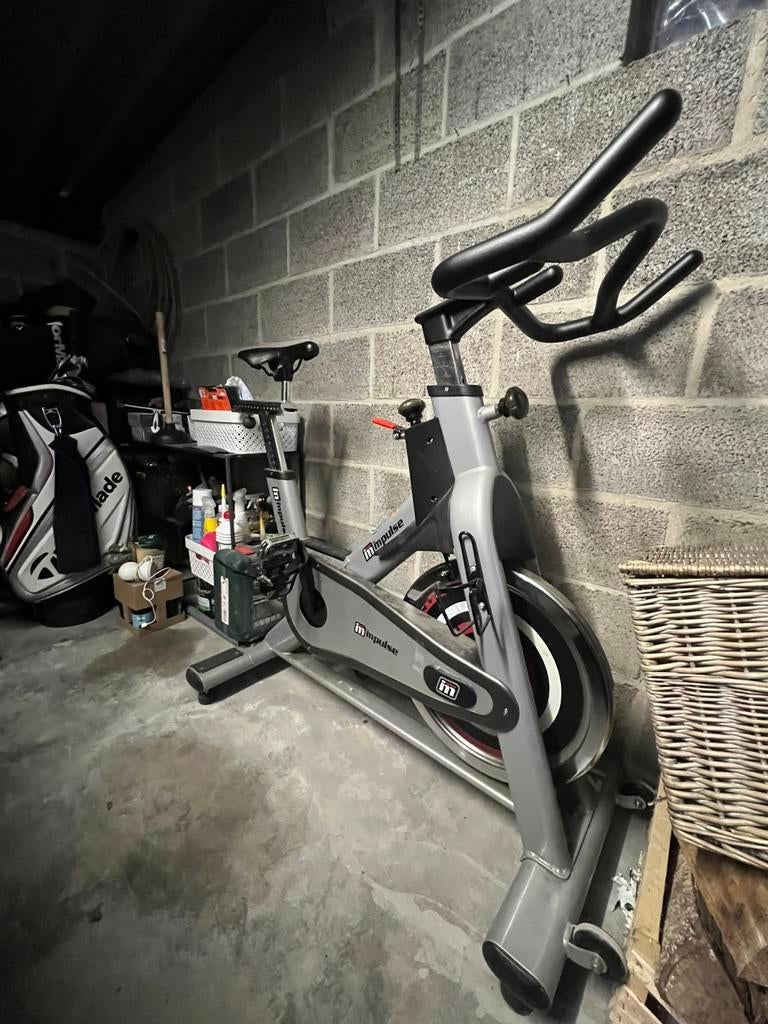 Velo de spinning professionnel, Enlèvement, Comme neuf