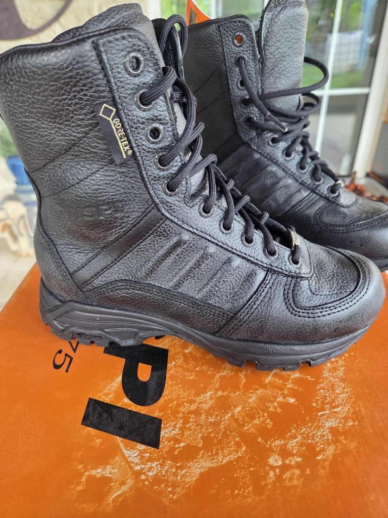 COMBAT SHOES Crispi, Bestard etc, du 36au47 Lire l'annonce, Neuf, Crisppy, Bestard..., Chaussures de travail, Noir