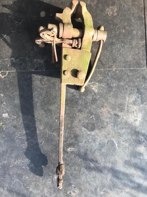 staartbankschroef, Ophalen