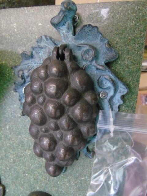 Bronzen deurklopper, druiventrosserie, Ophalen of Verzenden, Nieuw