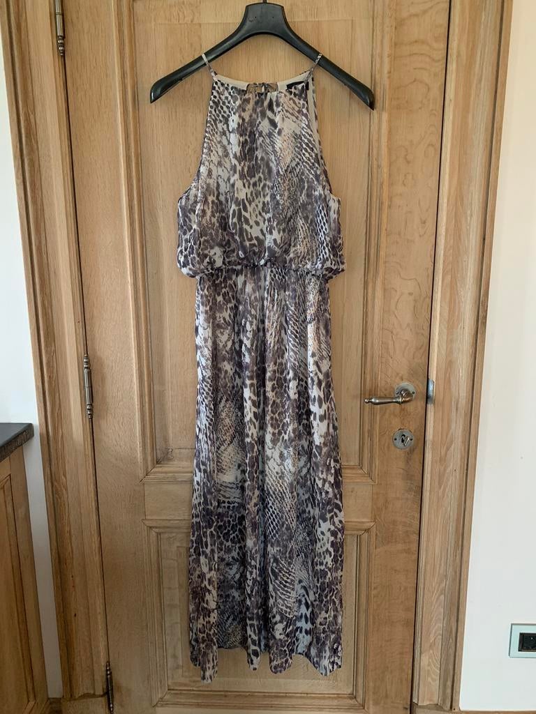 Lang zomerkleed maat M/L Nieuwstaat, Kleding | Dames, Maat 38/40 (M), Zo goed als nieuw, Grijs, Onder de knie