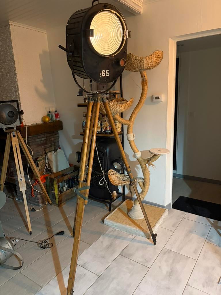 Projecteur cinéma années 50, Enlèvement, Comme neuf, Bois