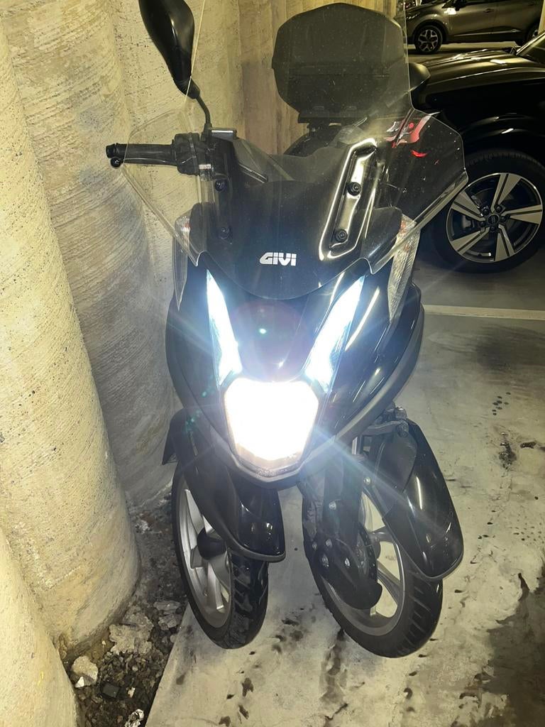 Yamaha tricity 125cc, Ophalen, Zo goed als nieuw