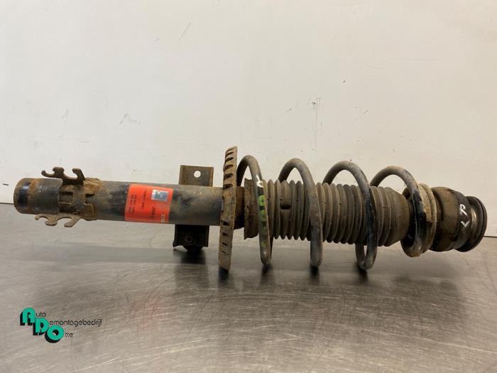 Barre amortisseur avant droit d'un Volkswagen Polo (Polo 09-, Volkswagen, -, 3 mois de garantie, Utilisé