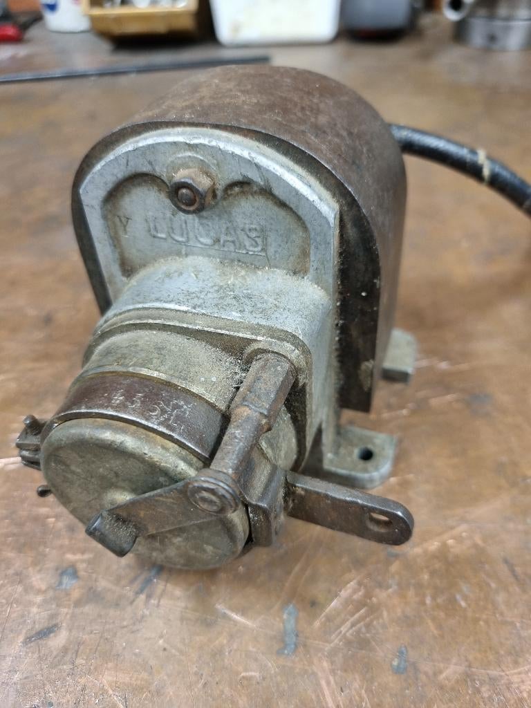 Lucas magneto rechtsdraaiend, Motos, Pièces | Oldtimers & Ancêtres, Enlèvement, Utilisé