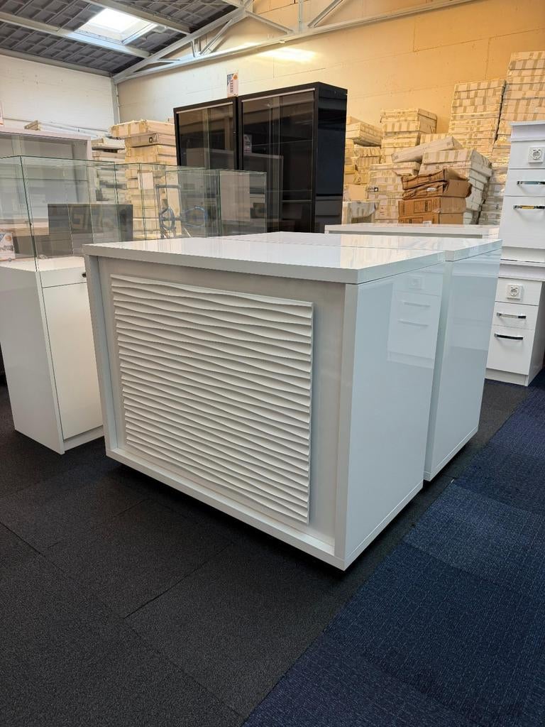 BEAU COMPTOIR AVEC ÉCLAIRAGE LED, Enlèvement