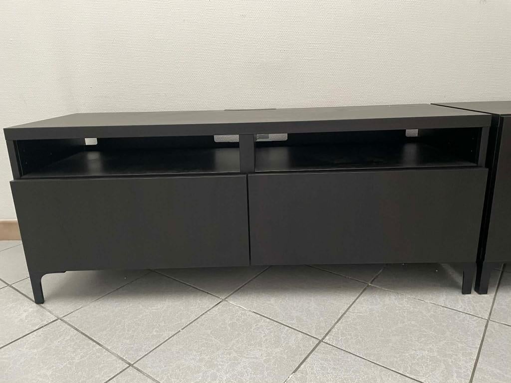 Tv kastjes Ikea Besta, Enlèvement