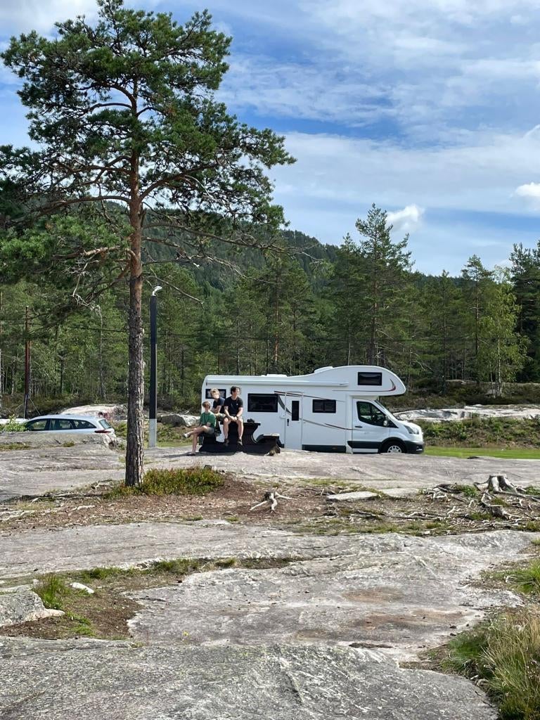 Mobilhome Ford Rollerteam 277, Caravanes & Camping, Camping-cars, Siège de train, Réfrigérateur, Toilette à cassette, Boîte manuelle