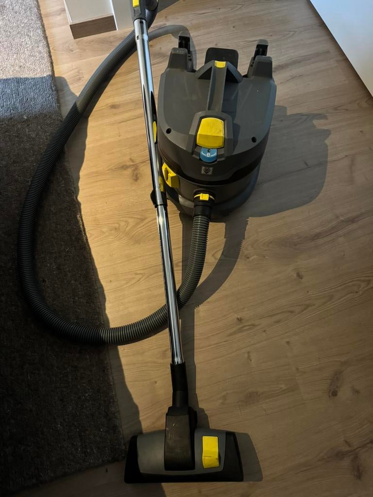 Kärcher accustofzuiger T 9/1 Bp pack, Elektronische apparatuur, Stofzuigers, Stofzuiger, Zo goed als nieuw, Minder dan 1200 watt