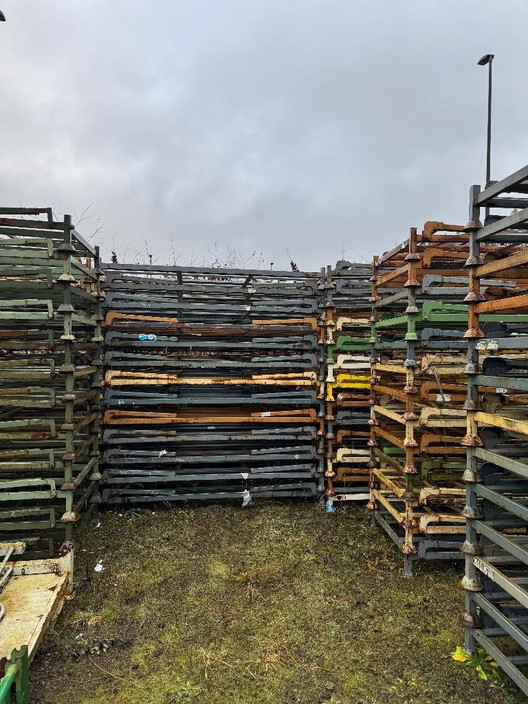 Racks de stockage pneus PRO – 200 racks disponbiles, Enlèvement, Pneu(s)