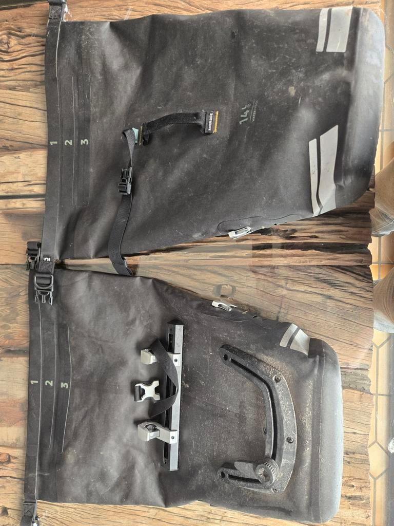 Waterdichte lederzn fiets tassen en pasr op elk model, Ophalen of Verzenden