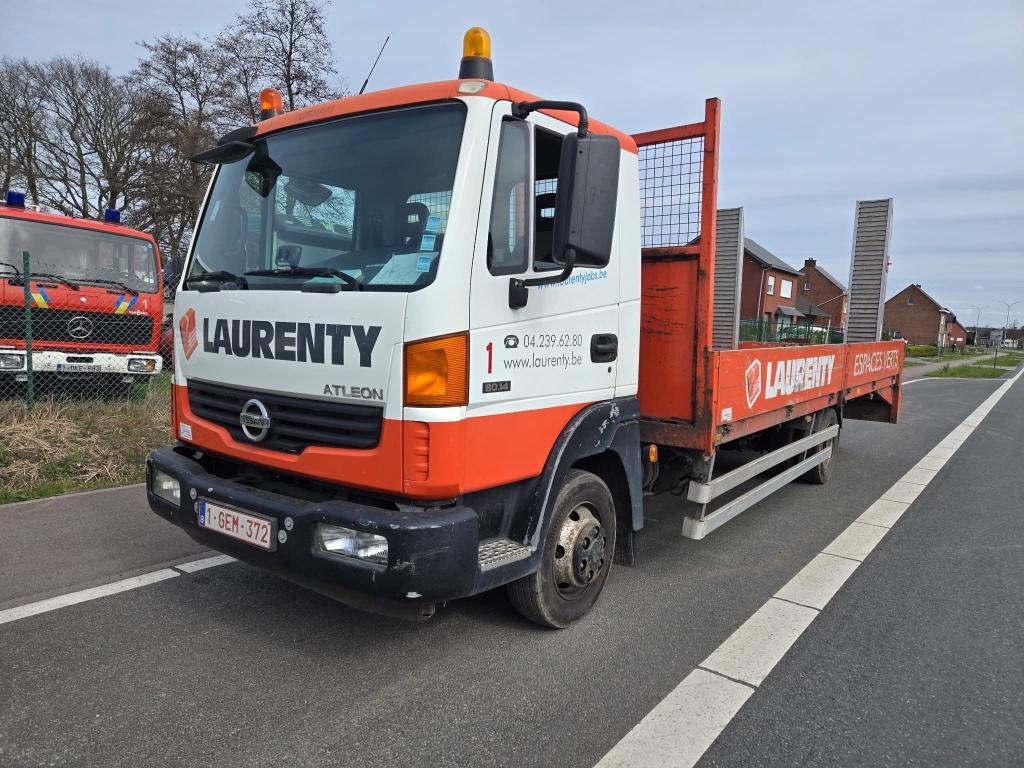 Oprijwagen NISSAN ATLEON, Auto's, Overige merken, Achterwielaandrijving, Zwart, Wit