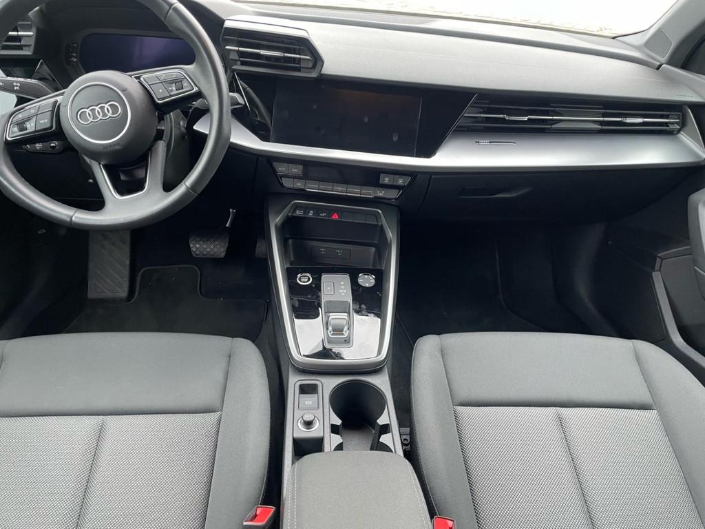 Audi A3 40 TFSI e basis (bj 2023, automaat), Auto's, Audi, 4 deurs, Gebruikt, 4 cilinders, Zwart