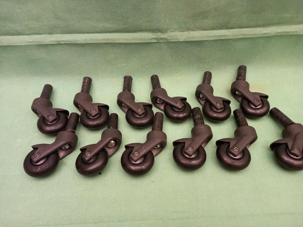 12 wieltjes, Doe-het-zelf en Bouw, Zwenkwielen, Ophalen