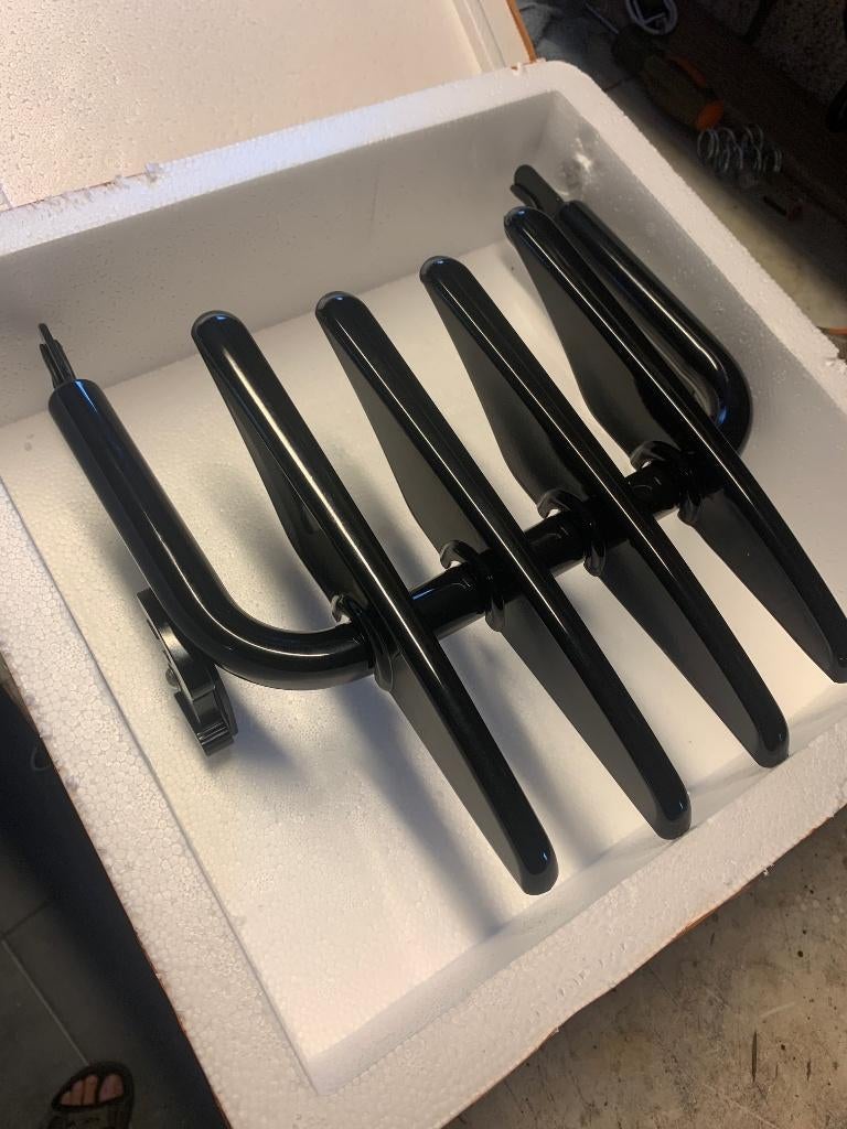 Gloss glanzend zwart bagagerekje Stealth voor HD Touring, Motoren, Onderdelen | Harley-Davidson, Ophalen of Verzenden, Nieuw