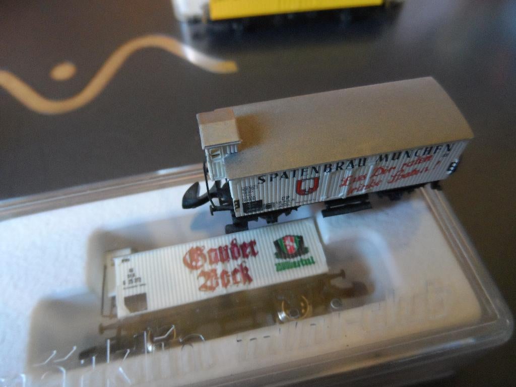 MARKLIN Mini club Z - TWEE auto's, waarvan ÉÉN in een doos., Hobby en Vrije tijd, Gelijkstroom of Wisselstroom, Wagon, Ophalen of Verzenden