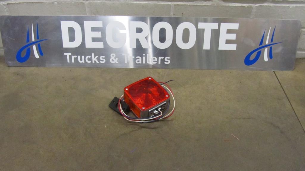 Pinker Chroom L & R USA Volvo White 84101-0070 + 84101-0071, Gebruikt, Volvo, Verlichting