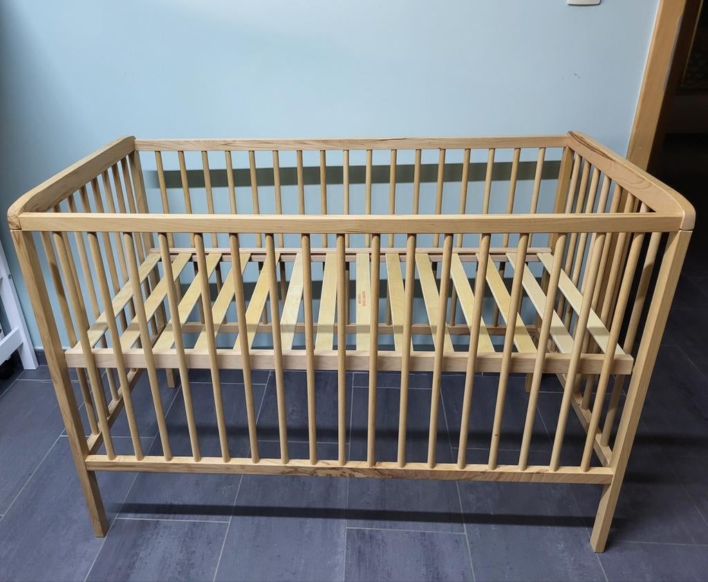 Lit bois bébé avec matelas, Enlèvement, Lit