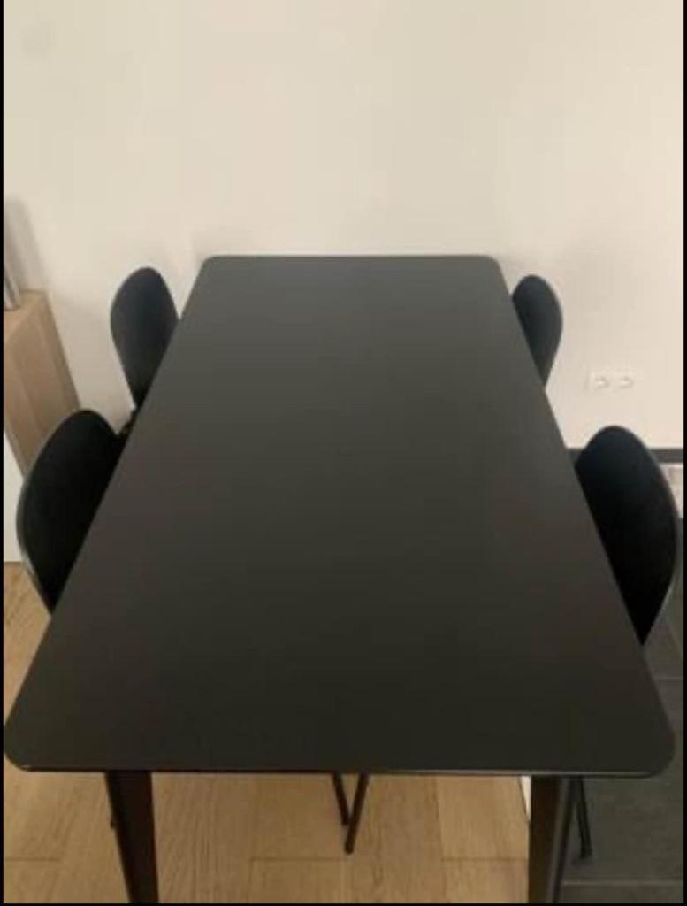 Table et chaises noires ikea, Comme neuf, Enlèvement, Bois, Quatre