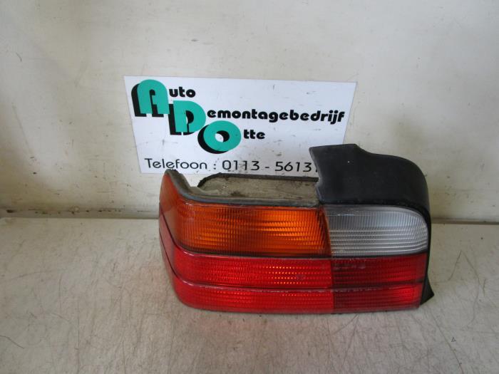 Feu arrière gauche d'un BMW 3-Serie (3-Serie 90-), Autos : Pièces & Accessoires, Éclairage, BMW, Utilisé, 3 mois de garantie, Enlèvement ou Envoi