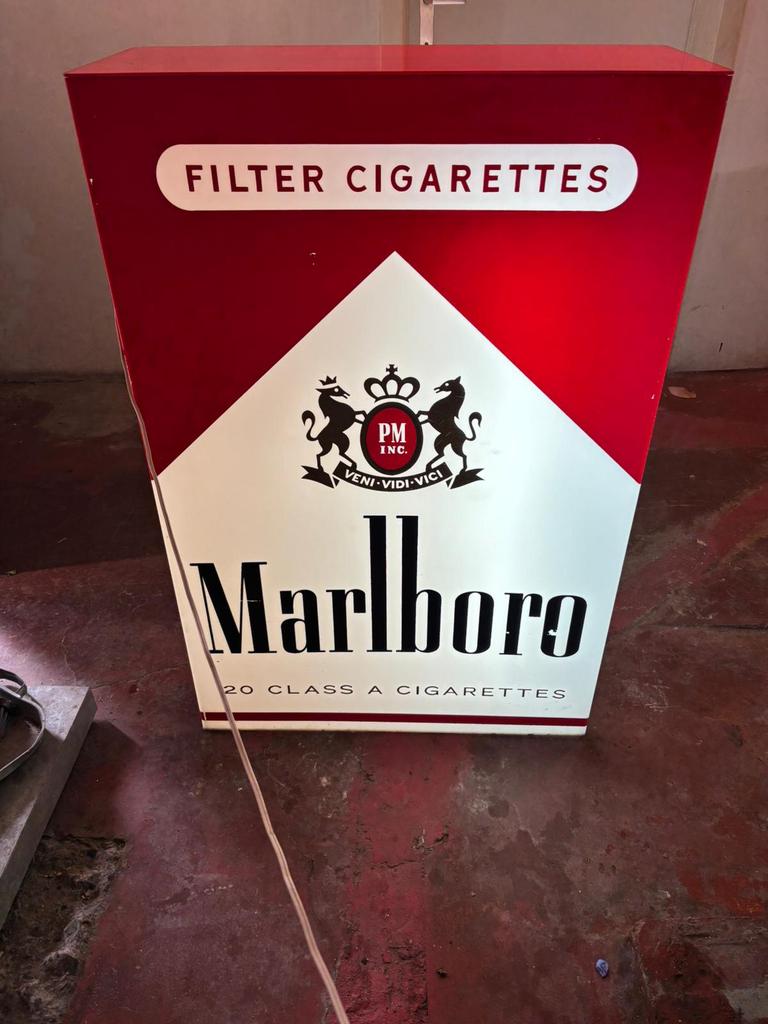 Marlboro verlichting, Collections, Marques & Objets publicitaires, Enlèvement, Utilisé, Table lumineuse ou lampe (néon)