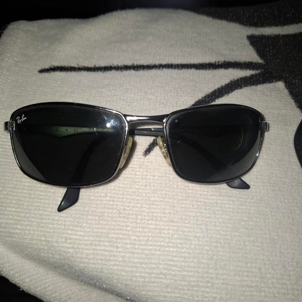 lunette de soleil rayban, Enlèvement, Lunettes