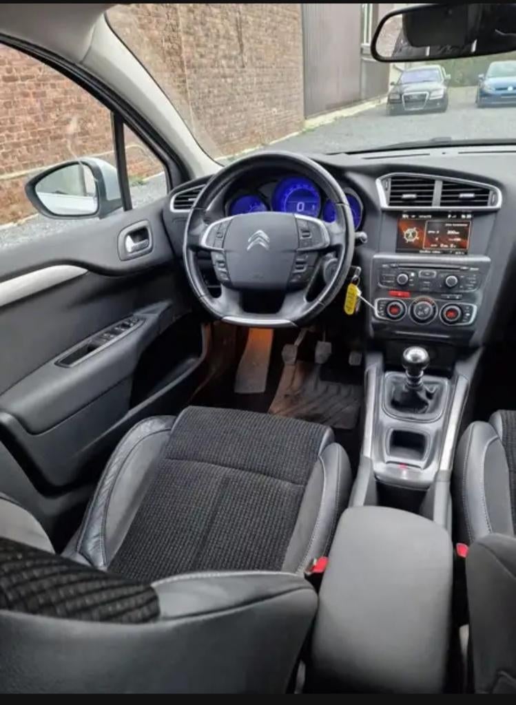 Citroën c4, Auto's, Citroën, Zwart, 1199 cc, Leder en Stof, 96 kW