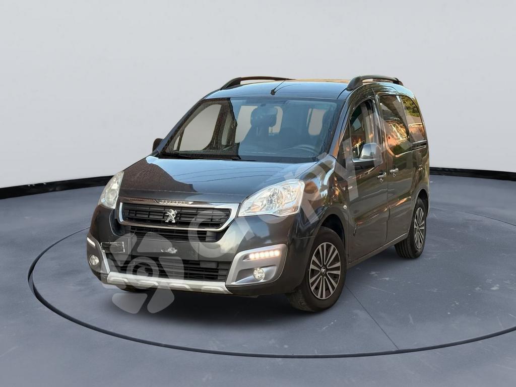 PEUGOET PARTNER 2017 BENZINE 1.2 200.000KM EURO6B, Euro 6, Bedrijf, Handgeschakeld, 5 deurs