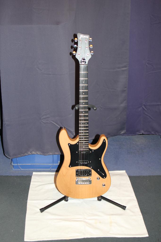 Elektrische gitaar FRAMUS D-Series Diablo pro natural, Muziek en Instrumenten, Ophalen, Zo goed als nieuw, Solid body, Overige merken