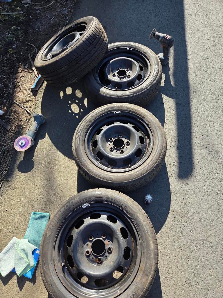 Jantes toles d origine bmw serie 1 avec pneus 195 55 16, Autos : Pièces & Accessoires, Pneus & Jantes, Enlèvement ou Envoi, Jante(s)