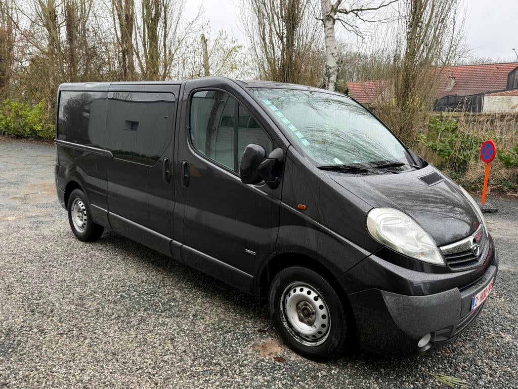 Opel Vivaro 2.5 CDTI - Automaat - 135.000 KM - LONG - 6 zit, Auto's, Bedrijf, 6 zetels, 107 kW, Euro 4