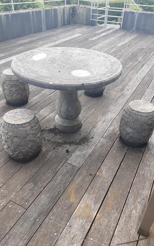Table en pierre + tabourets, Enlèvement, Utilisé, Rond, Autres matériaux