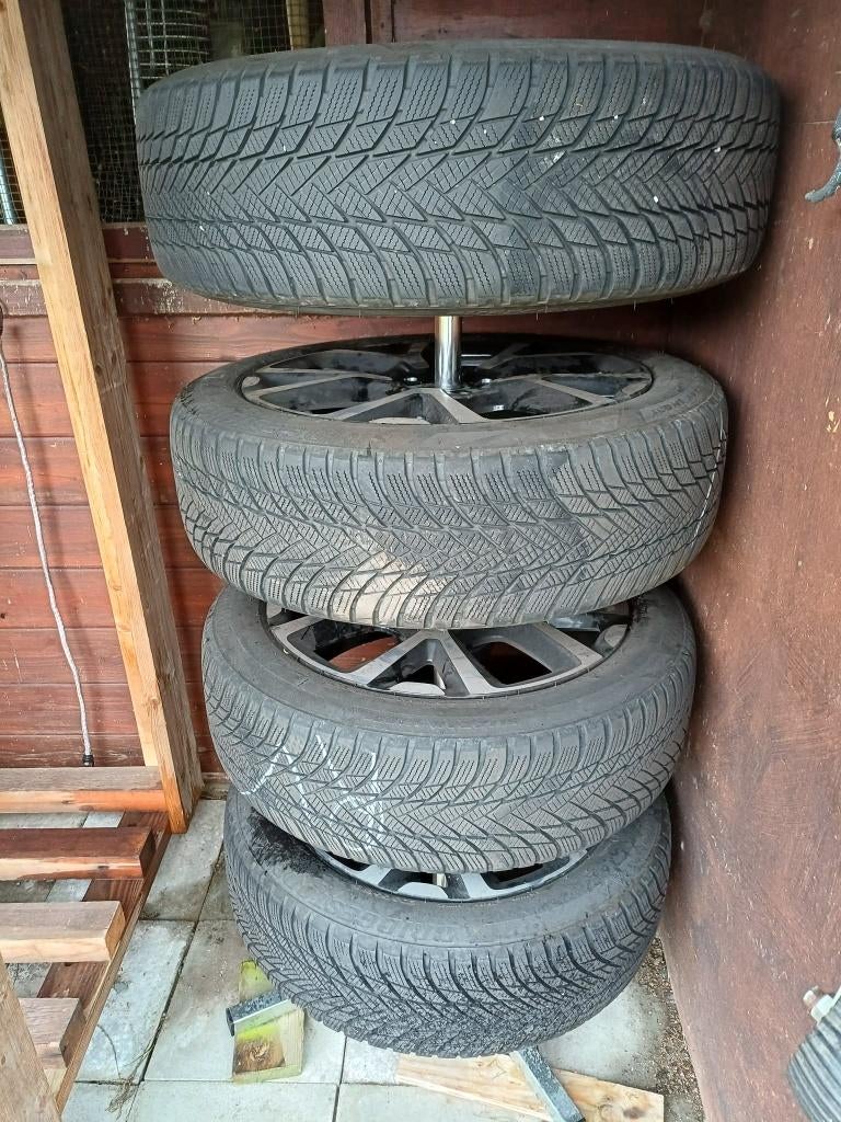 Pneus d'hiver à vendre, Autos : Pièces & Accessoires, Pneus et Jantes, Pneus hiver, Véhicule de tourisme, Enlèvement