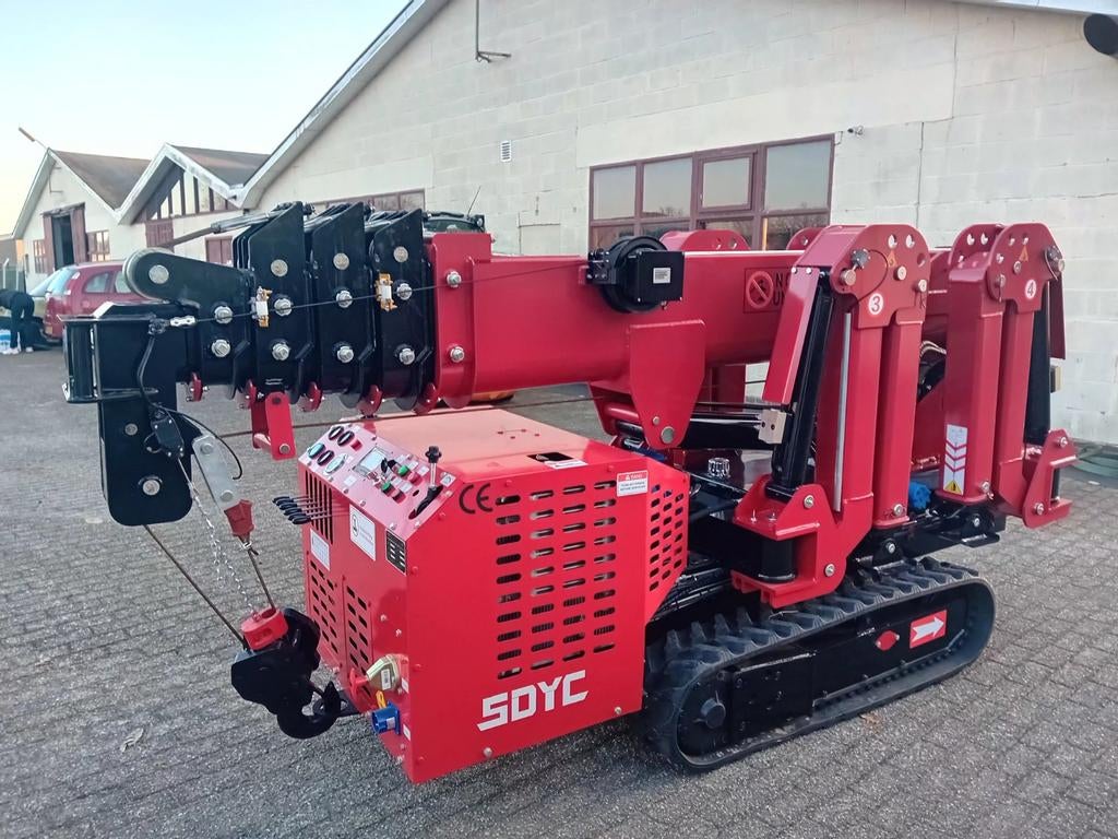 Spider crane op rups, compacte hijskraan,  rups hoogwerker, Ophalen, Hijswerktuig
